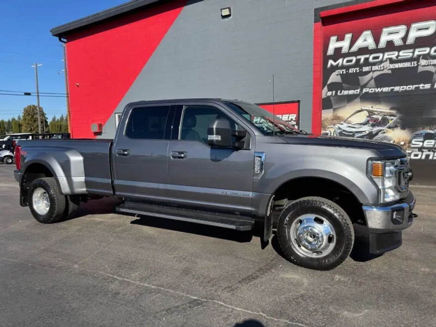 2022 Ford F-350 Lariat photo 1