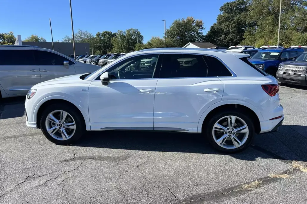 2022 Audi Q3 S line Premium Plus photo 1