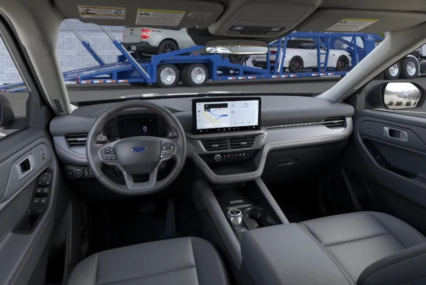 2025 Ford Explorer photo 1
