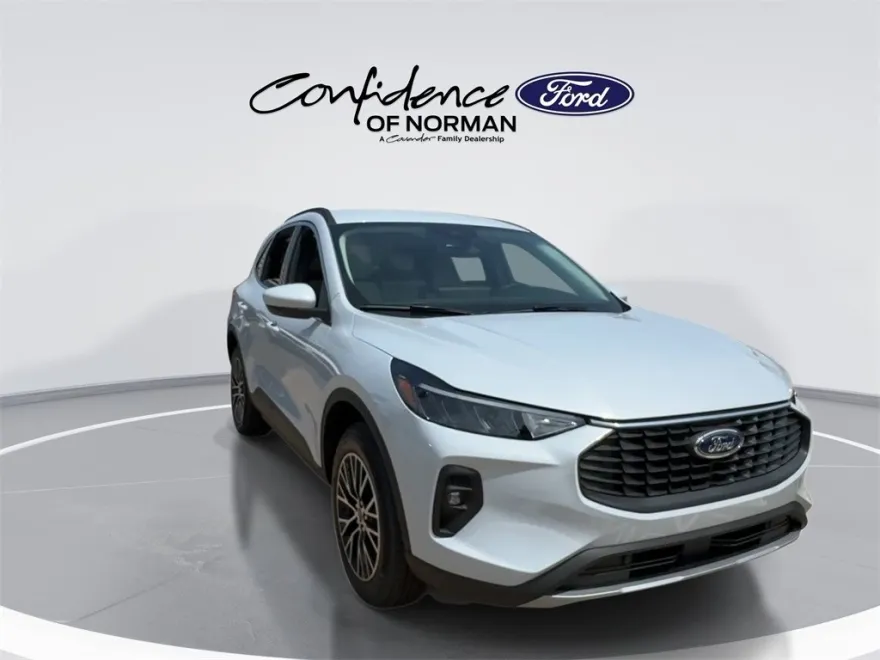 2025 Ford Escape Plug-In Hybrid photo 2