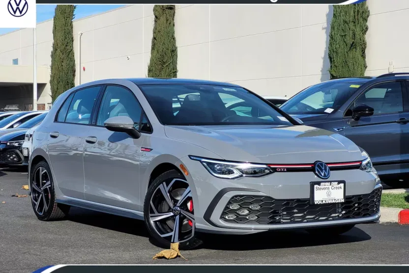 2024 Volkswagen Golf GTI SE photo 1