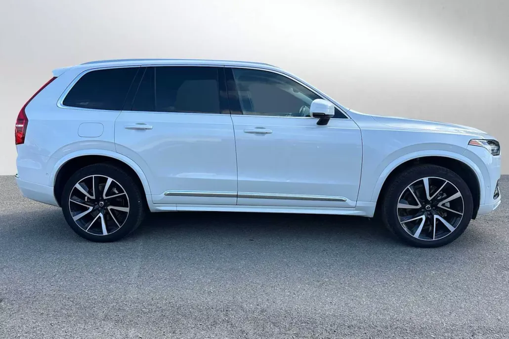 2025 Volvo XC90 Plus photo 1