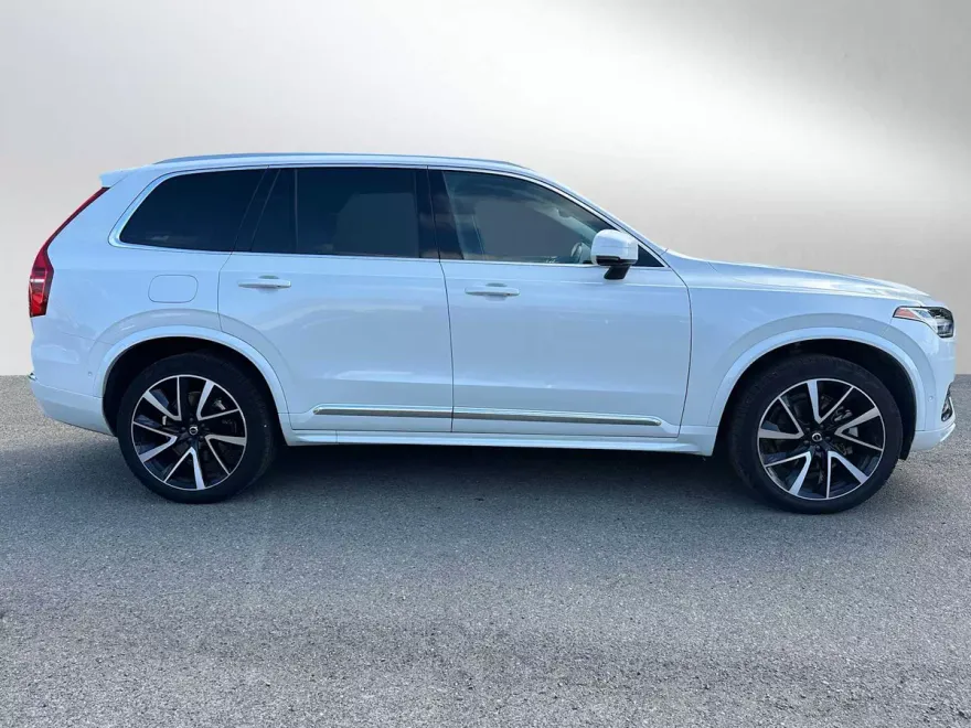 2025 Volvo XC90 Plus photo 1