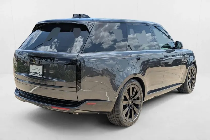 2025 Land Rover Range Rover SE photo 1