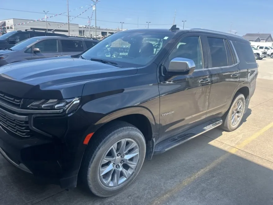 2022 Chevrolet Tahoe Premier photo 1