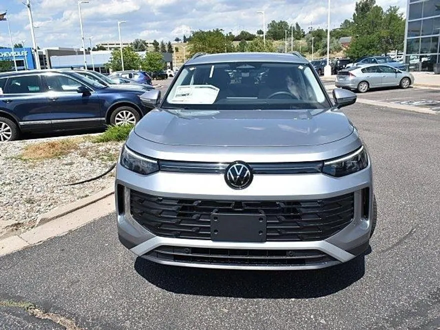 2025 Volkswagen Tiguan S photo 1