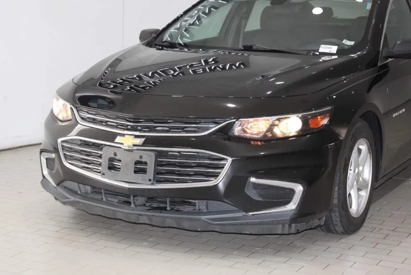 2018 Chevrolet Malibu LS photo 1
