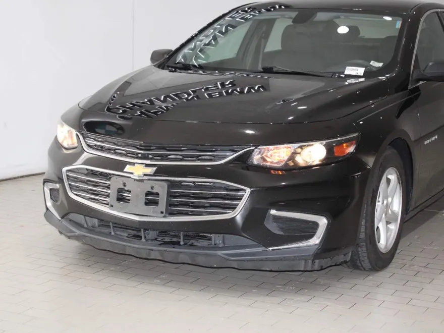 2018 Chevrolet Malibu LS photo 1