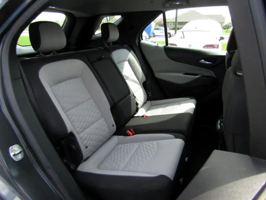 2020 Chevrolet Equinox LS photo 23