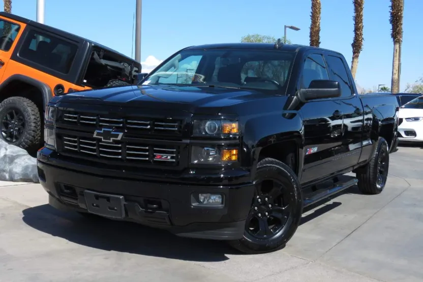 2015 Chevrolet Silverado 1500 LT photo 1