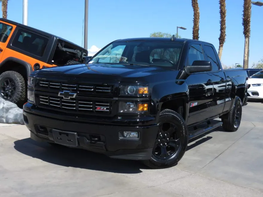 2015 Chevrolet Silverado 1500 LT photo 1