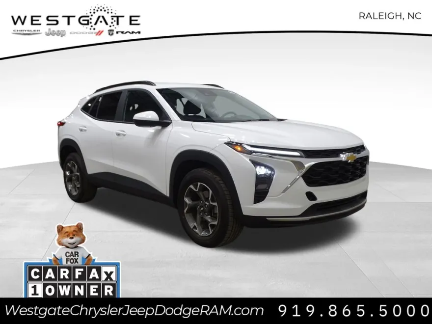 2024 Chevrolet Trax LT photo 1