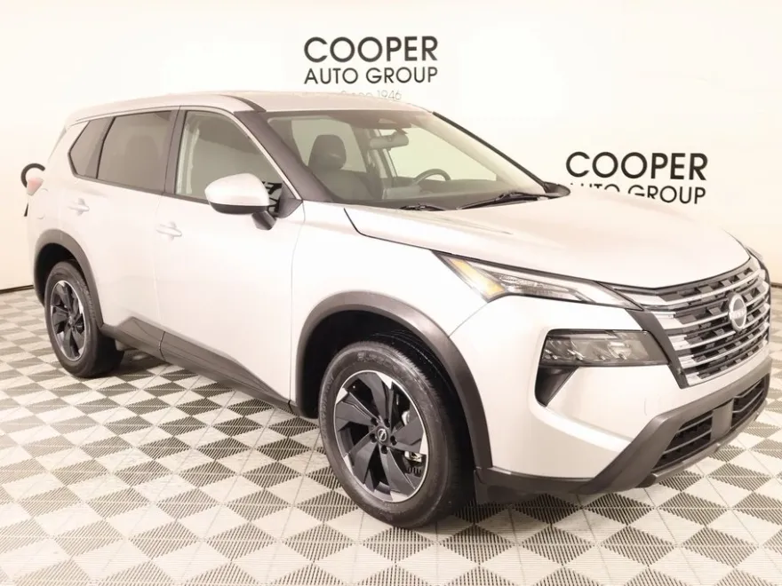 2024 Nissan Rogue SV photo 1