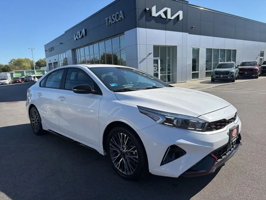 2023 Kia Forte GT-Line photo 1