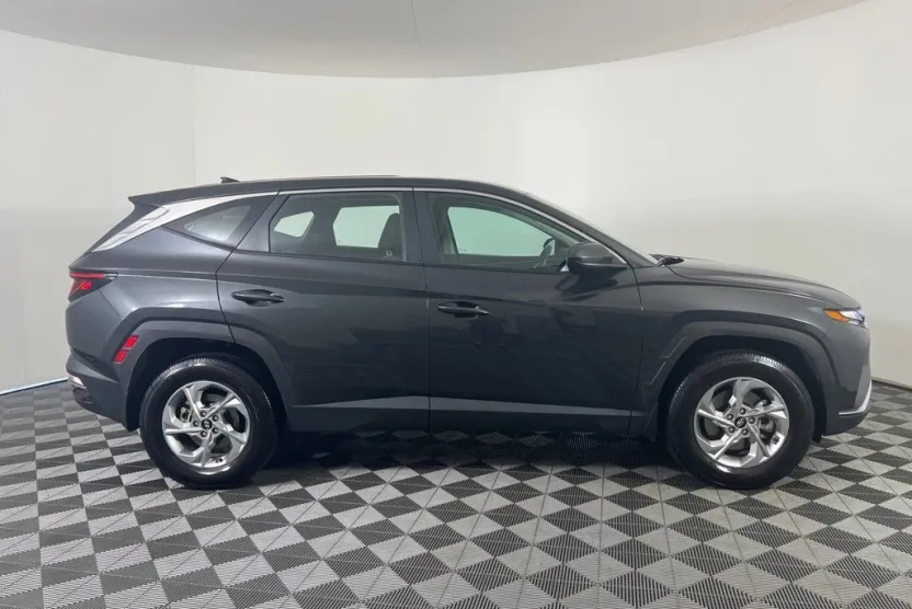 2023 Hyundai Tucson SE photo 1