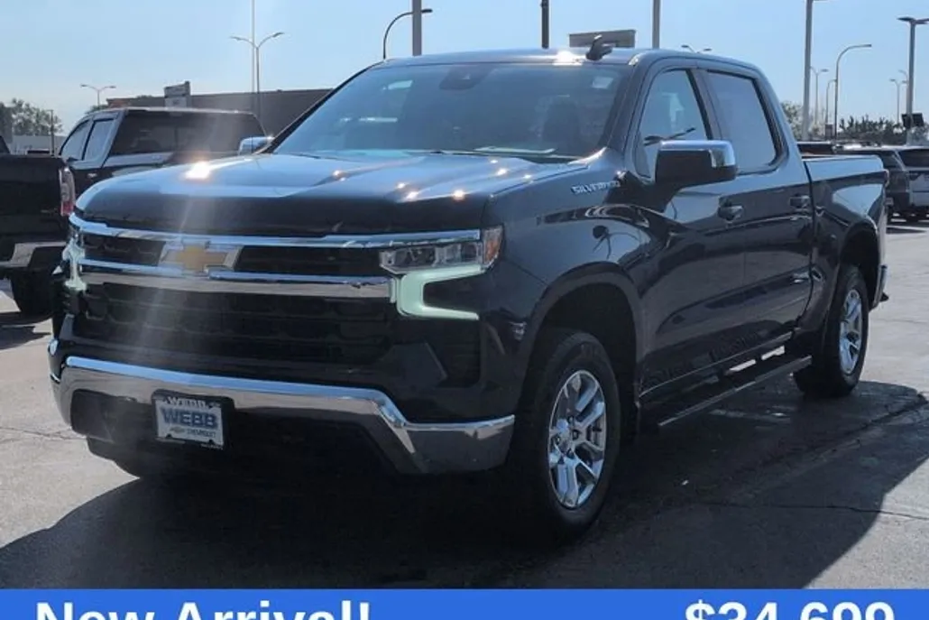 2022 Chevrolet Silverado 1500 LT photo 1