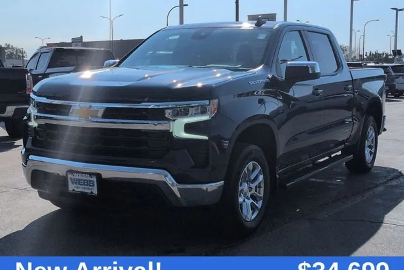 2022 Chevrolet Silverado 1500 LT photo 1