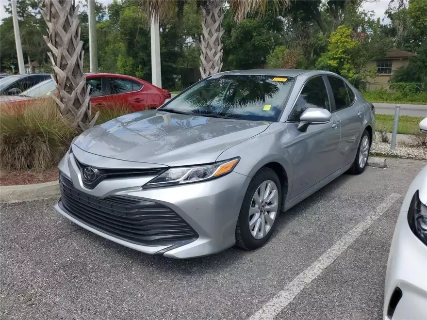 2019 Toyota Camry L photo 1