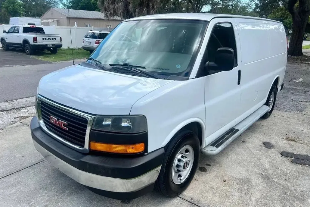 2017 Gmc Savana 2500 Cargo photo 1