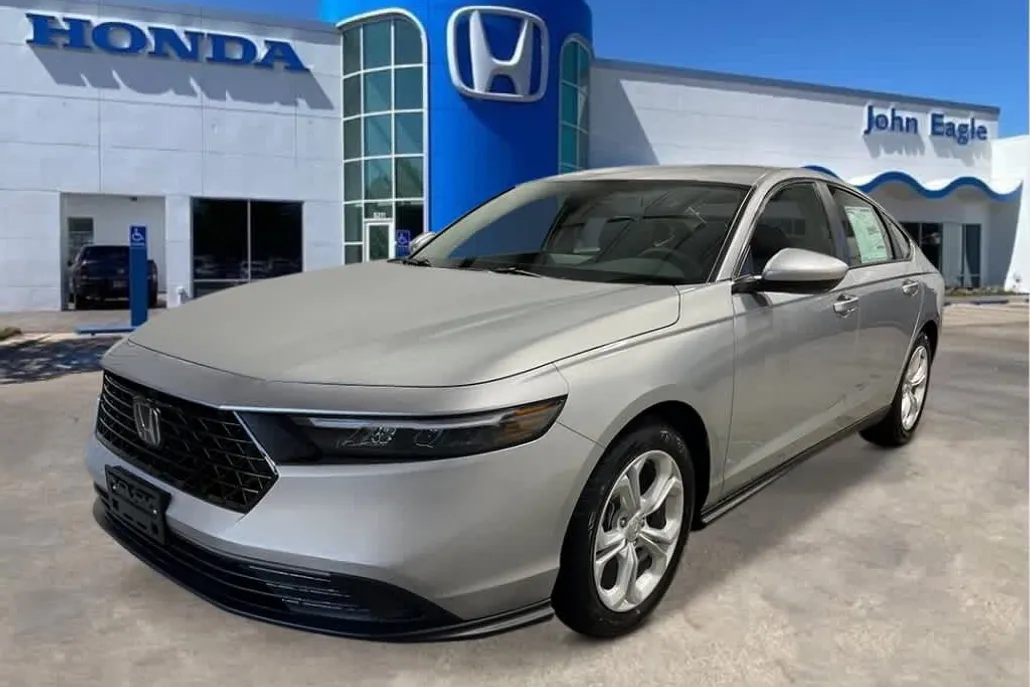 2025 Honda Accord LX photo 1
