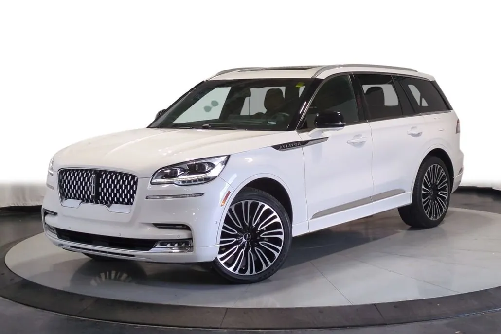 2023 Lincoln Aviator Black Label photo 1