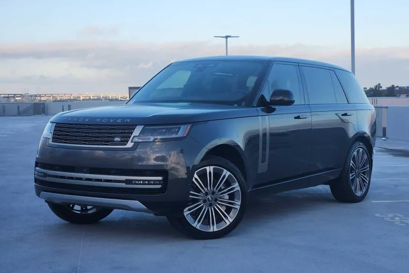 2024 Land Rover Range Rover SE photo 1