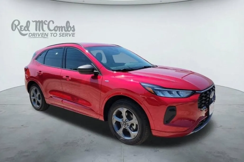 2024 Ford Escape ST-Line photo 1