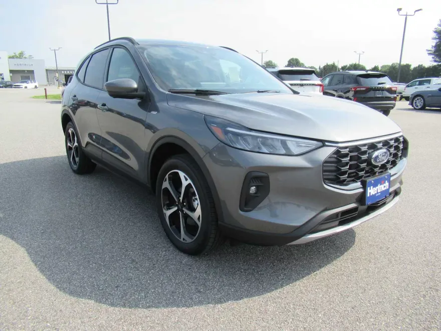 2025 Ford Escape ST-Line Select photo 3