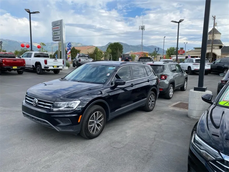 2020 Volkswagen Tiguan SE photo 1