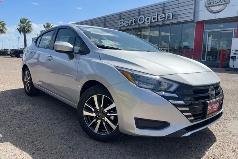 2025 Nissan Versa SV photo 1