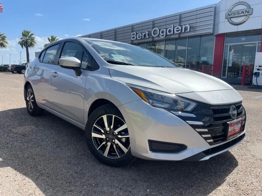 2025 Nissan Versa SV photo 1
