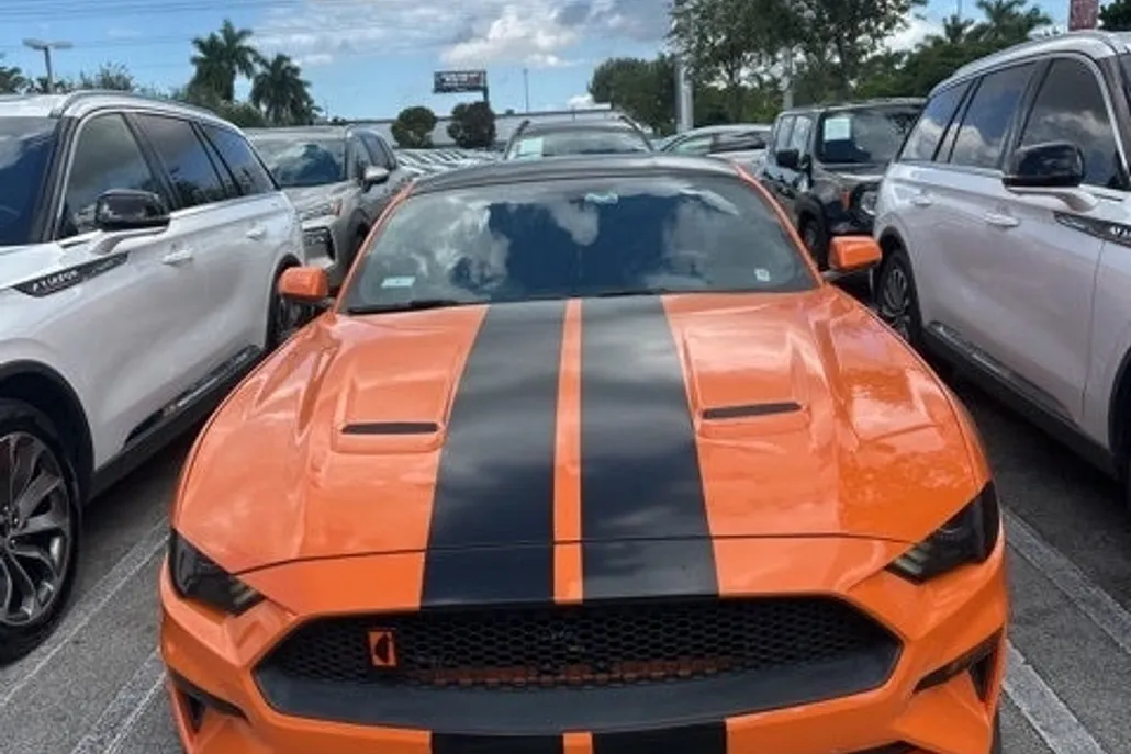 2020 Ford Mustang GT Premium photo 1