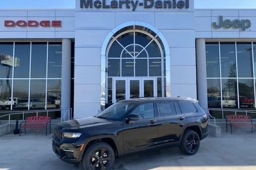 2025 Jeep Grand Cherokee Limited photo 1