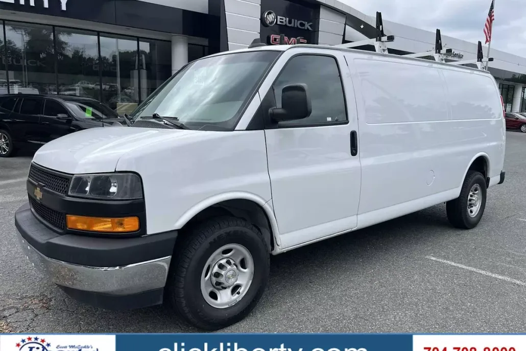 2022 Chevrolet Express 3500 photo 1