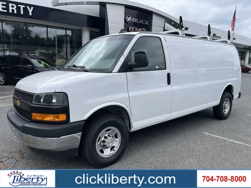 2022 Chevrolet Express 3500 photo 1