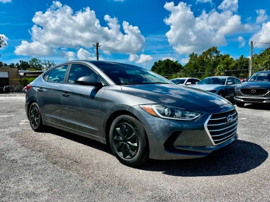 2018 Hyundai Elantra SE photo 1