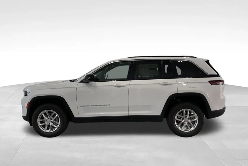 2025 Jeep Grand Cherokee Laredo X photo 1