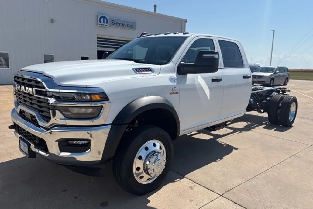 2026 Ram 5500 photo 1