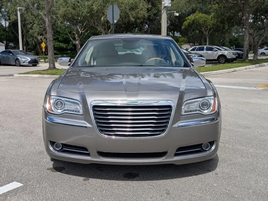 2014 Chrysler 300 C Base photo 1