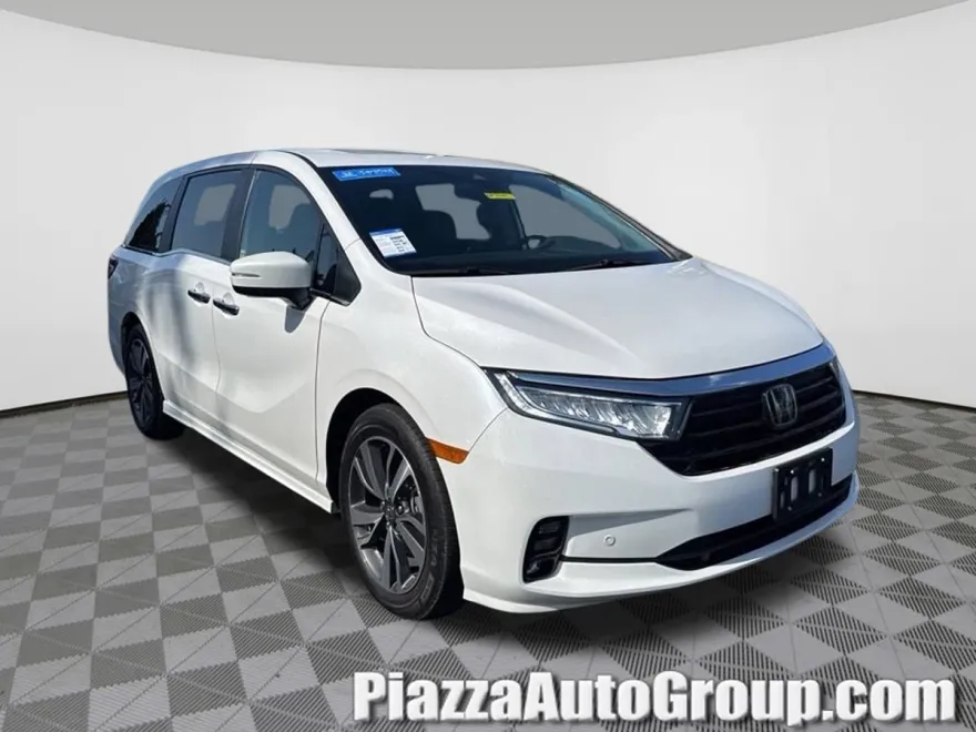 2024 Honda Odyssey Touring photo 1
