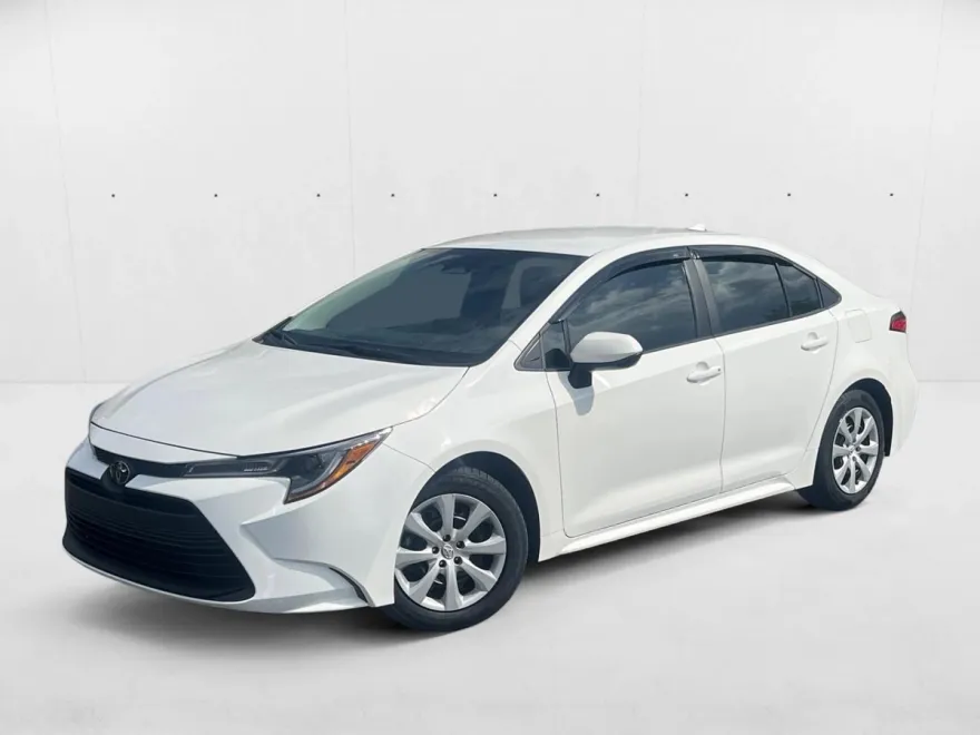2024 Toyota Corolla LE photo 1