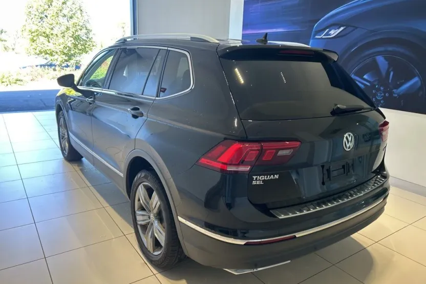 2020 Volkswagen Tiguan SEL photo 1