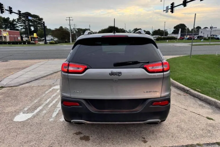 2015 Jeep Cherokee Limited photo 1