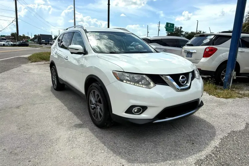 2016 Nissan Rogue SL photo 1