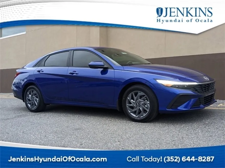 2025 Hyundai Elantra SEL Sport photo 1