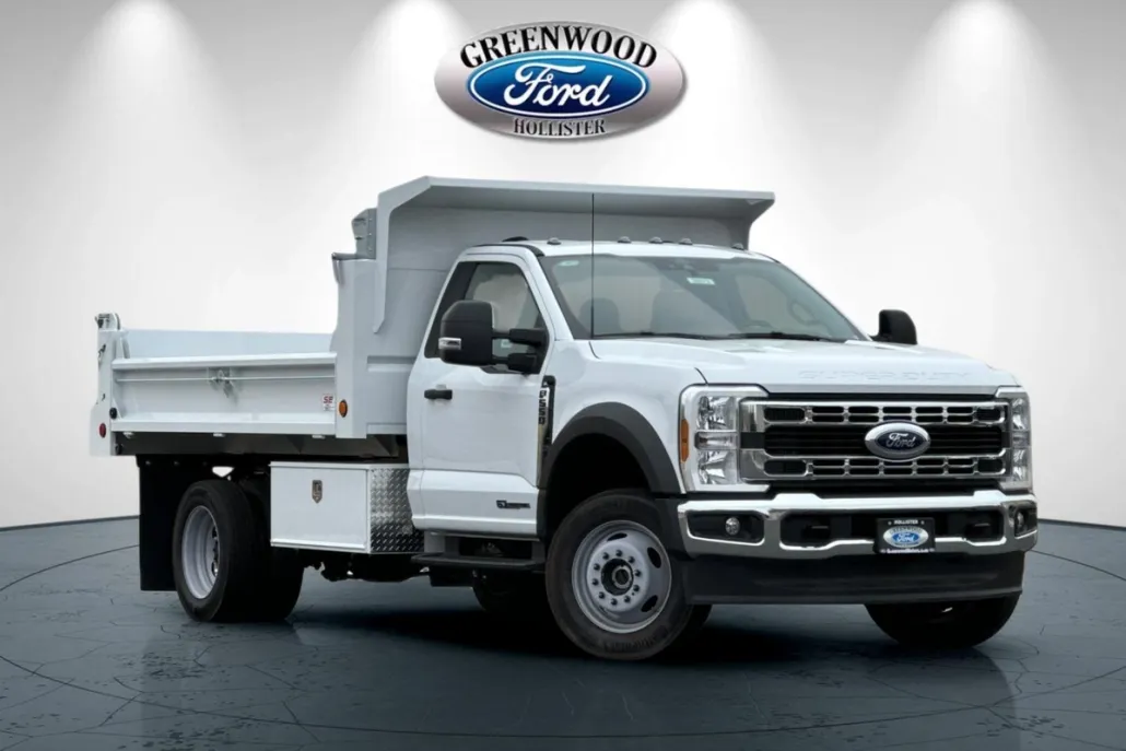 2024 Ford F-550 photo 1