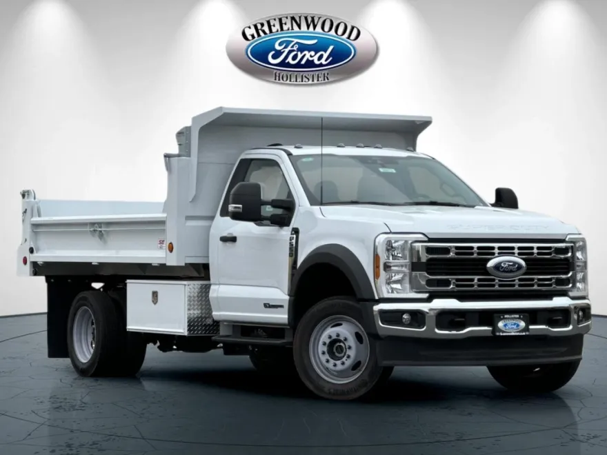 2024 Ford F-550 photo 1