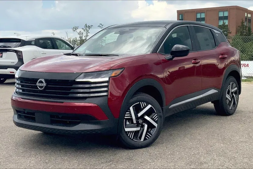 2025 Nissan Kicks SV photo 1