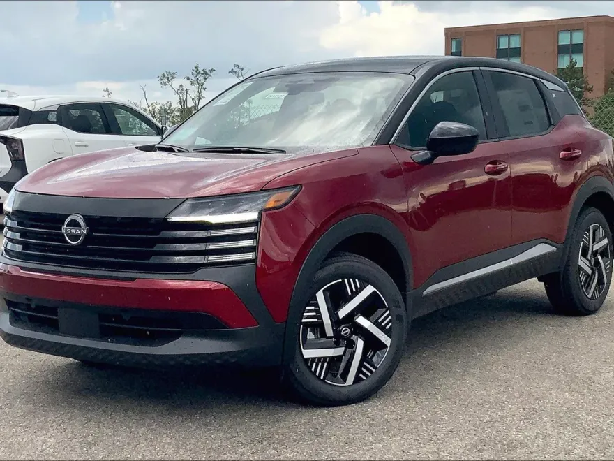 2025 Nissan Kicks SV photo 1