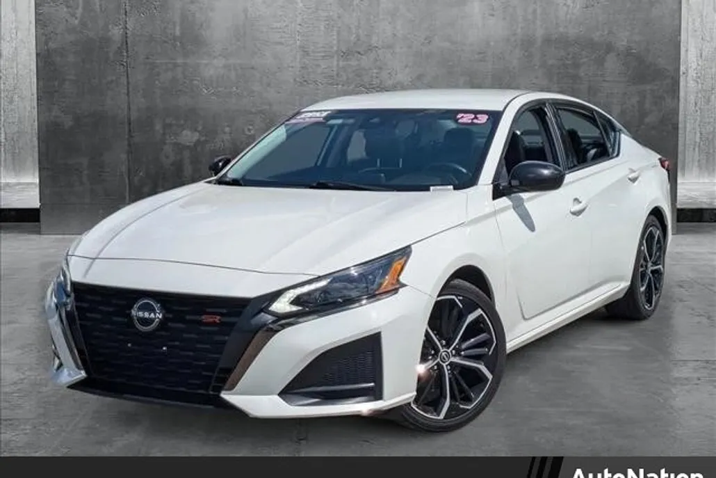 2023 Nissan Altima 2.5 SR photo 1